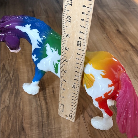 Breyer Equidae Rainbow Decorator model horse - Picture 10 of 10